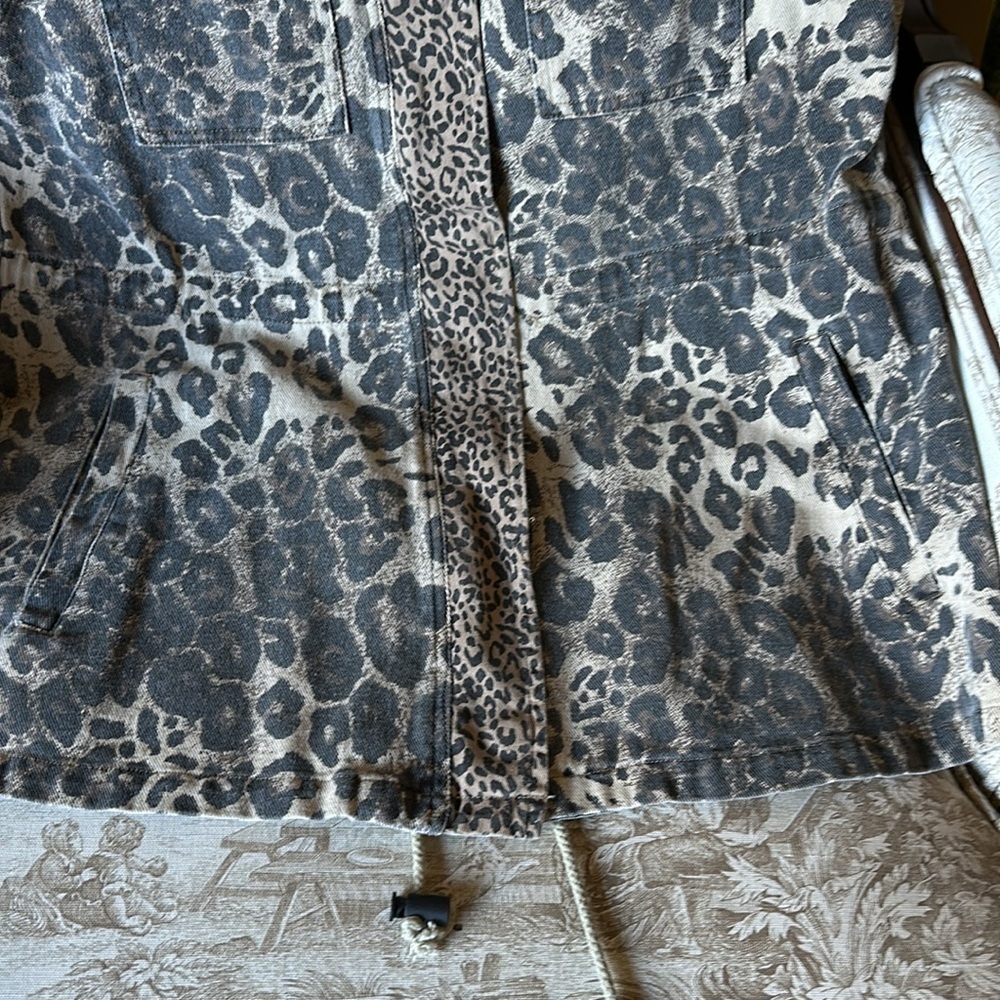 Leopard Animal Print Zip Up Vest size M NWT - Picture 3 of 3
